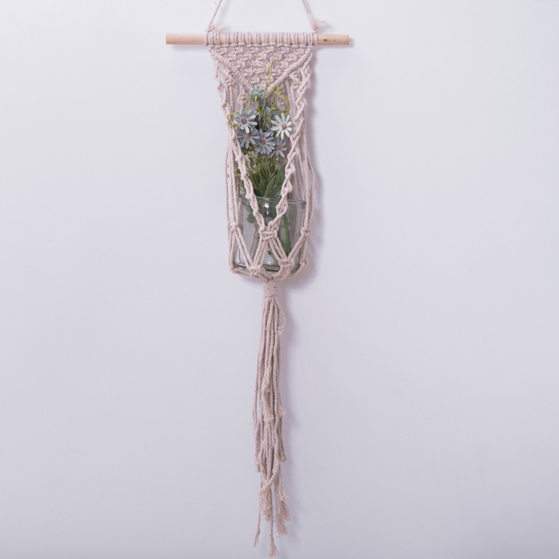 Macramé Plant Hanger · 1476 3