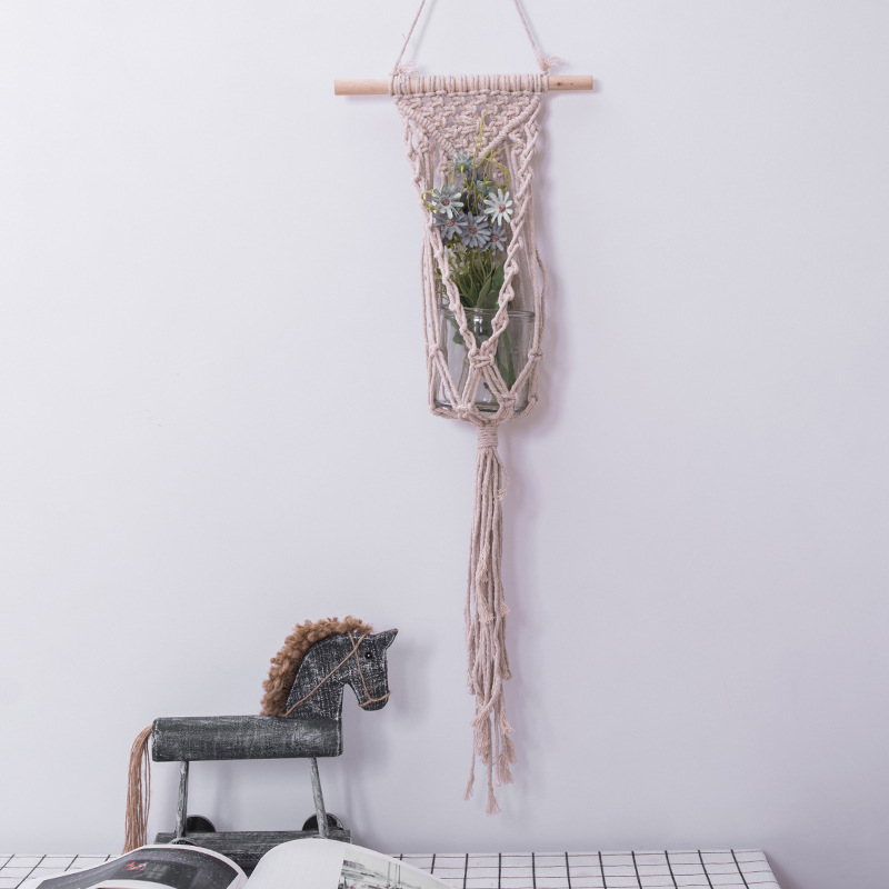 Macramé Plant Hanger · 1476 5